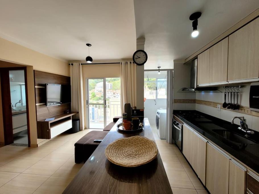 Grande Apt No Centro C/ Cozinha Completa Varanda Poços de Caldas Esterno foto